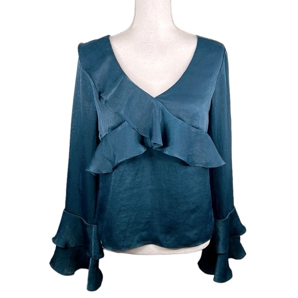 Willow‎ & Clay Green Boho Silky Long Sleeve V-Neck Ruffle Top Size Small